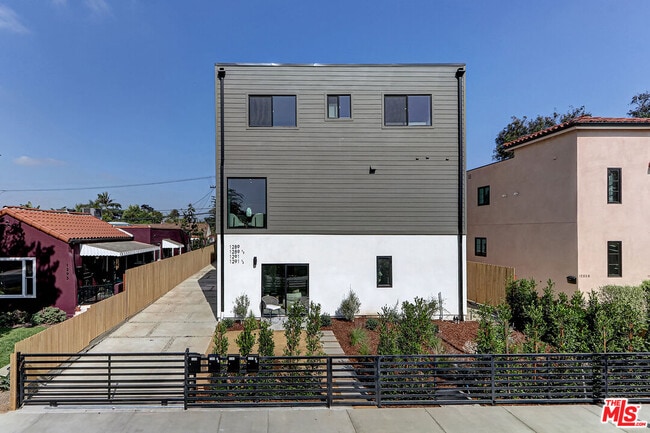 1289 S Sycamore Ave in Los Angeles, CA - Building Photo - Building Photo