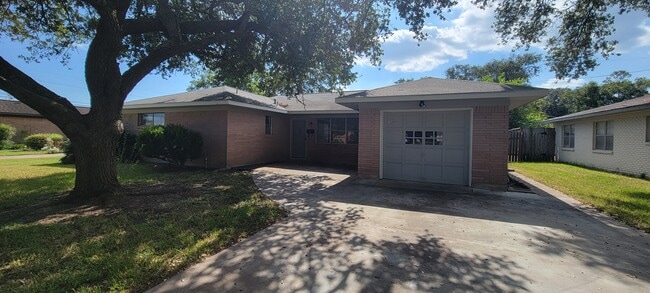 1820 Sunset Ave