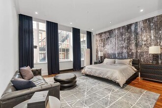 654 Broadway-Unit -5F in New York, NY - Building Photo - Building Photo
