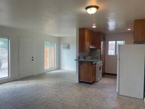 13429 Davenport St, Unit 4 in North Edwards, CA - Building Photo - Building Photo