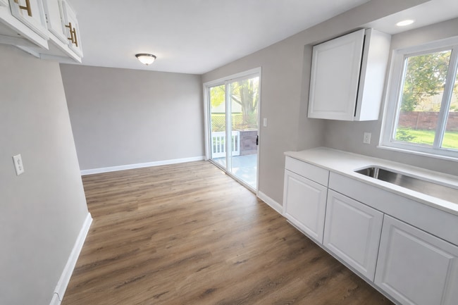 19700 Newton Ave in Euclid, OH - Building Photo - Building Photo