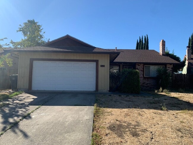 800 Dogwood Cir