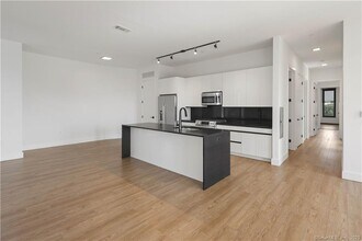 78 Unquowa Pl in Fairfield, CT - Building Photo - Building Photo