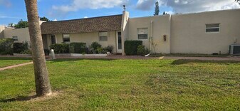 300 Bonnie Blvd in Palm Springs, FL - Building Photo