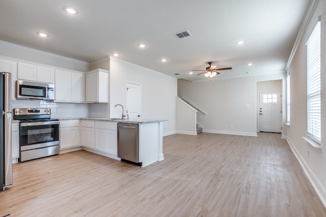 2403 Lynwood Bnd in San Antonio, TX - Building Photo - Building Photo