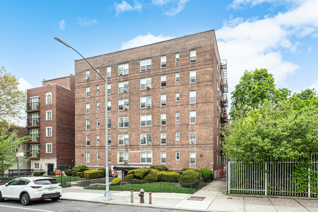 825 Ocean Pky in Brooklyn, NY - Foto de edificio