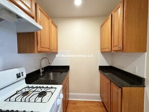 2 Ware St in Cambridge, MA - Building Photo - Building Photo