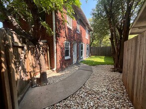 106-B W 38th St in Austin, TX - Building Photo - Building Photo