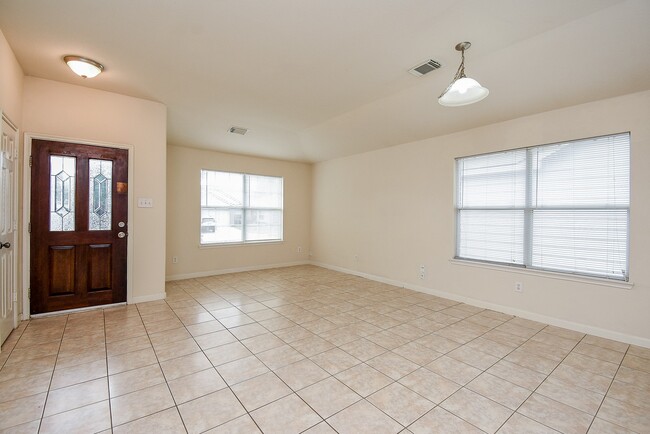 15502 Hensen Creek Dr in Houston, TX - Building Photo - Building Photo