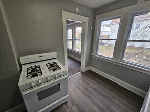 11008 Kinsman Rd in Cleveland, OH - Building Photo - Building Photo