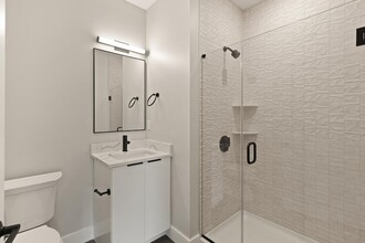 211 Green St, Unit 206 in Boston, MA - Foto de edificio - Building Photo