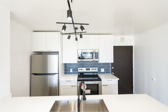 1050 Kinau St in Honolulu, HI - Building Photo - Building Photo