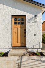 23025 Cohasset St, Unit 23021 in West Hills, CA - Foto de edificio - Building Photo