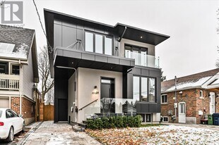44 Doris Dr in Toronto, ON - Building Photo