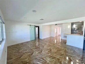 7601 Simms St in Hollywood, FL - Building Photo - Building Photo