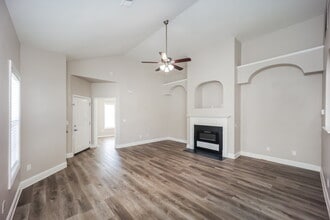 83 Robinson Ln in Newnan, GA - Building Photo - Building Photo