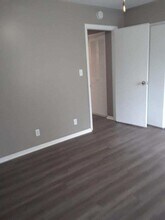 110 Nottingham Way in Logansport, IN - Foto de edificio - Building Photo