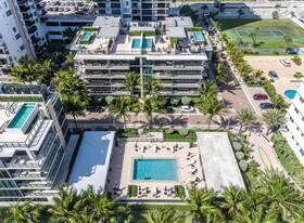 2101 S Surf Rd in Hollywood, FL - Building Photo