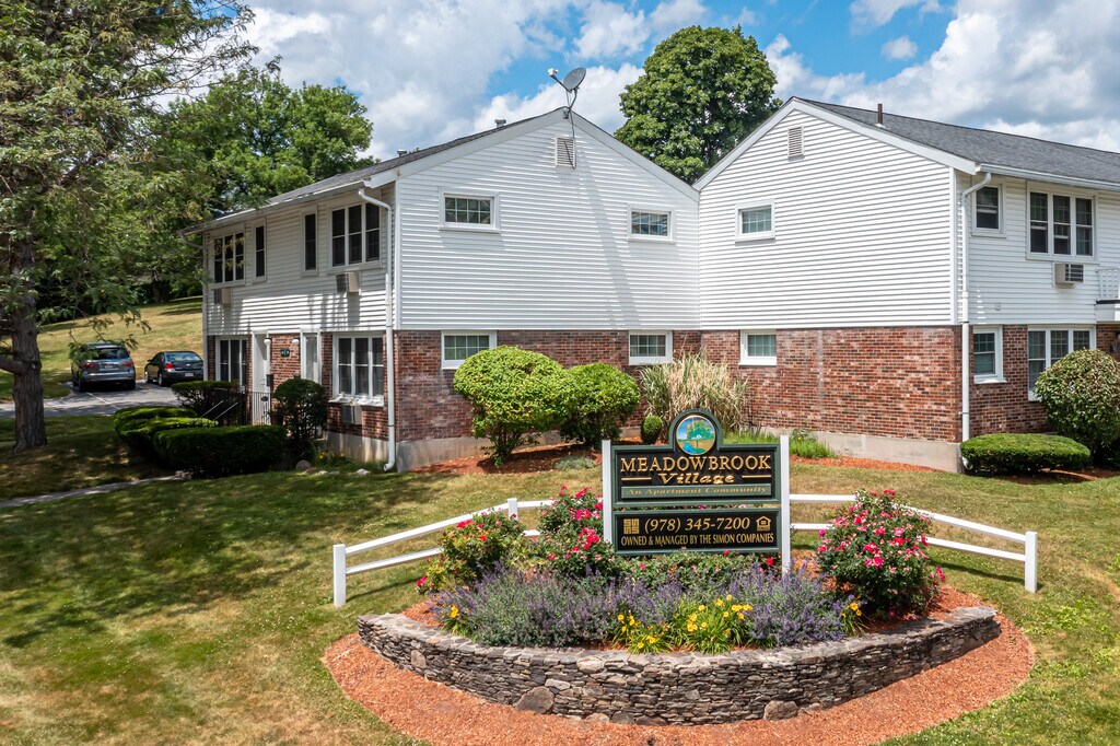 Meadowbrook Village Apartments in Fitchburg, MA