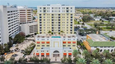 628 Cleveland St, Unit 1310 in Clearwater, FL - Building Photo - Building Photo