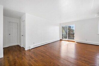 345 N Broadway in Yonkers, NY - Building Photo - Building Photo