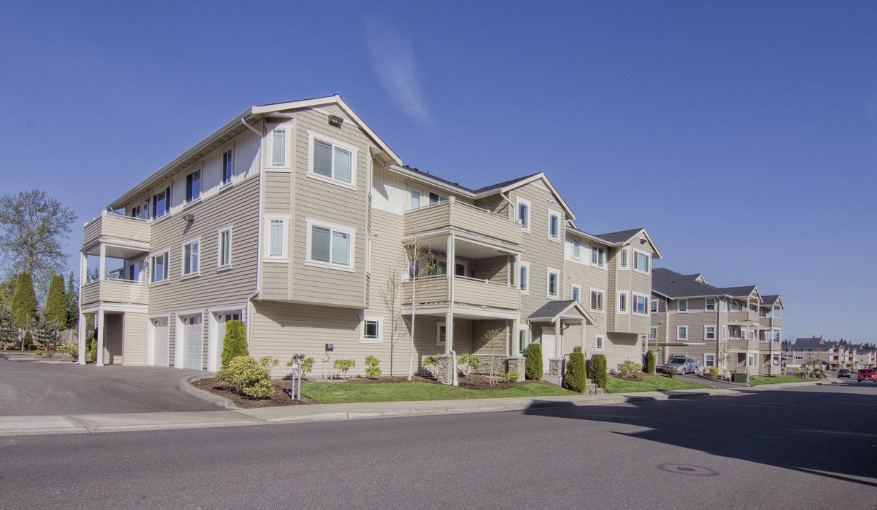 Trio Condominiums in Puyallup, WA - Building Photo