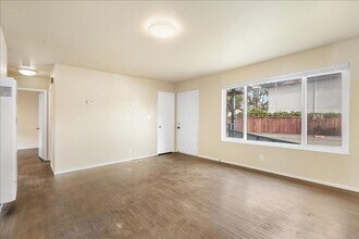 267 Flint Ct-Unit -267 Flint Ct #5 - LU in Hayward, CA - Building Photo - Building Photo