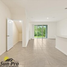 113 Maya Way in Daytona Beach, FL - Foto de edificio - Building Photo