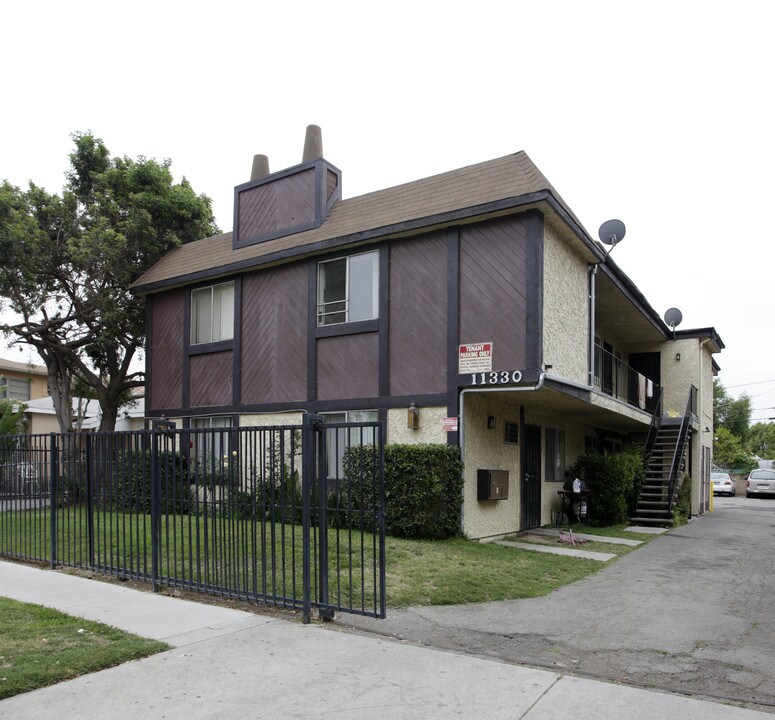 11330 Tiara St in North Hollywood, CA - Building Photo