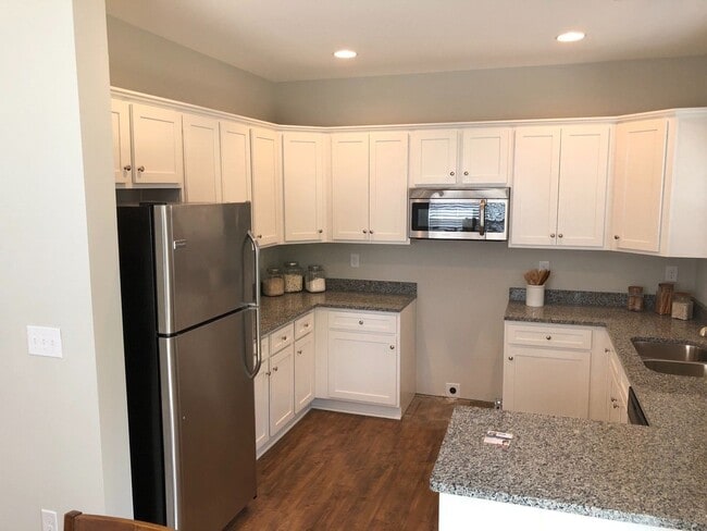 1207 Oak Haven Dr in Salisbury, NC - Foto de edificio - Building Photo