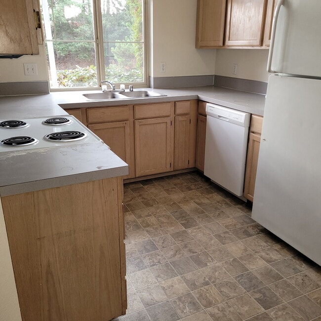 property at 6312 Barstow Ln SE