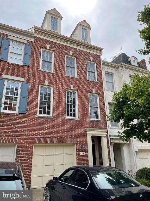 property at 512 Bellvue Pl