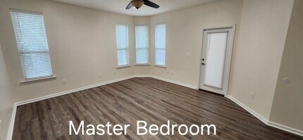 3774 Bedford Dr in Middleburg, FL - Foto de edificio - Building Photo