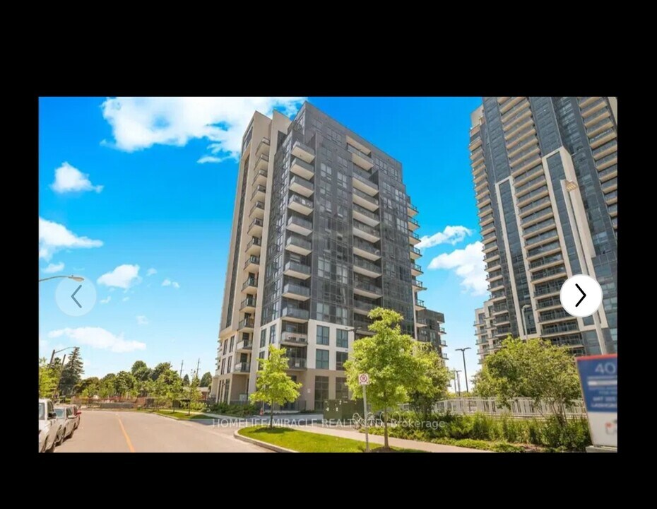 10 Meadowglen Pl in Toronto, ON - Building Photo