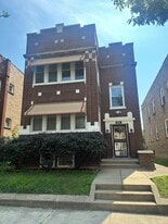 8227 S Green St, Unit 2nd floor in Chicago, IL - Building Photo
