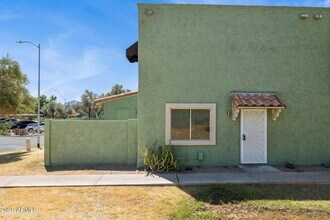 807 E Cochise Dr in Phoenix, AZ - Building Photo - Building Photo