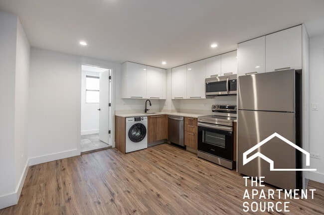 property at 941 W Carmen Ave