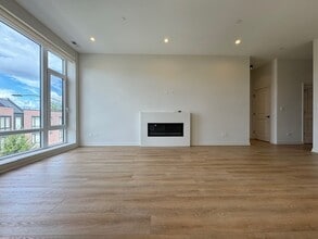 4177 W Belmont Ave, Unit #  0104 in Chicago, IL - Foto de edificio - Building Photo