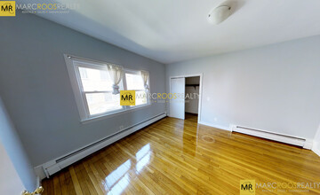 22 Murdock St, Unit 1 in Somerville, MA - Foto de edificio - Building Photo