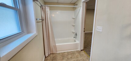 2681 Sanitarium Rd, Unit Apt 1 in Clifton Springs, NY - Building Photo - Building Photo