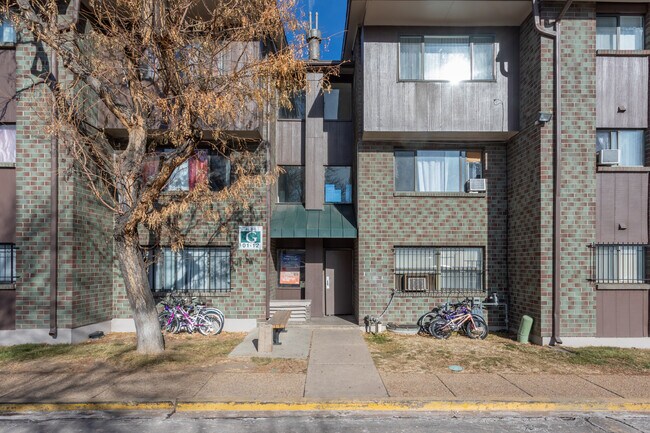 Orchard Glen Apartments in Denver, CO - Building Photo - Building Photo