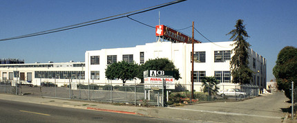 Sunshine Studios in Oakland, CA - Building Photo - Building Photo