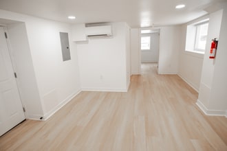 1388 W 83rd St, Unit 111 in Cleveland, OH - Building Photo - Building Photo