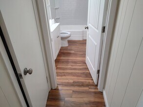 121 Seaman Dr in Silsbee, TX - Foto de edificio - Building Photo