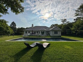 8 Quail Run in Hampton Bays, NY - Building Photo