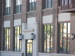 525 E Chicago St in Milwaukee, WI - Building Photo - Building Photo
