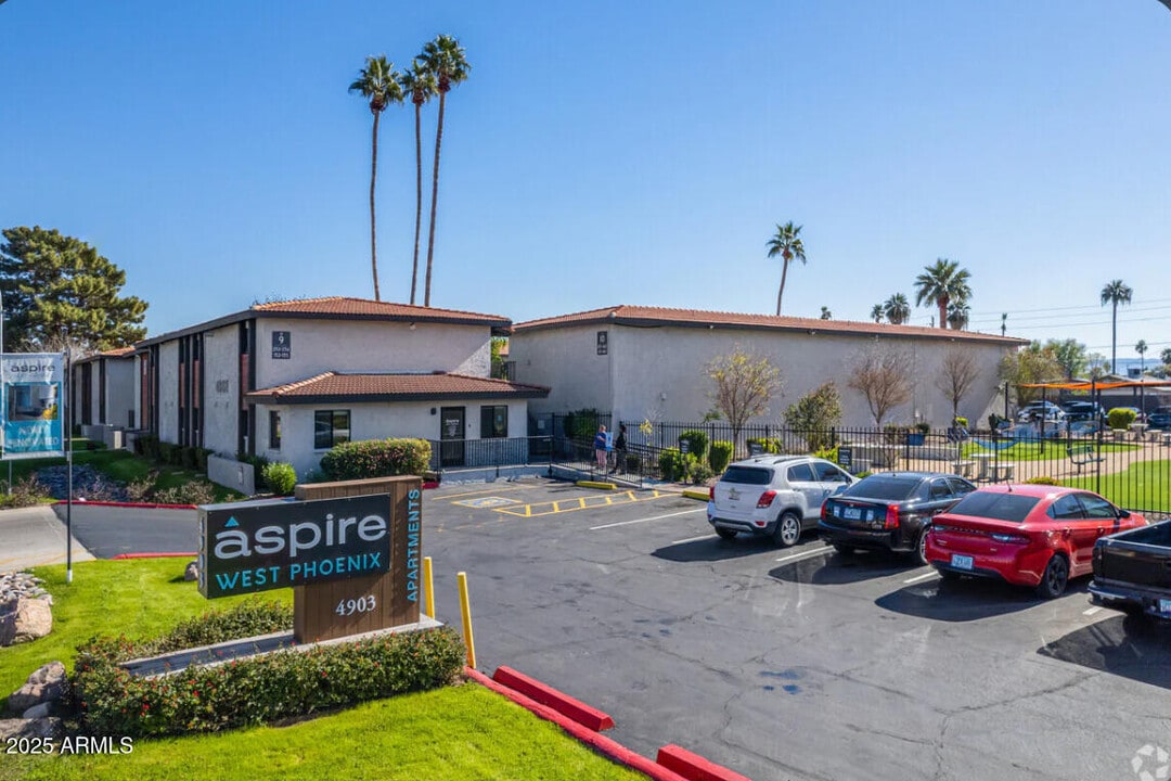 4903 W Thomas Rd in Phoenix, AZ - Building Photo
