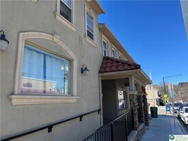 220 Cattell St in Easton, PA - Building Photo