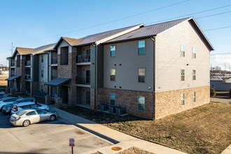 60 West in Republic, MO - Building Photo - Building Photo