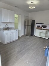 448 E 40th St, Unit Efficiency in Hialeah, FL - Foto de edificio - Building Photo